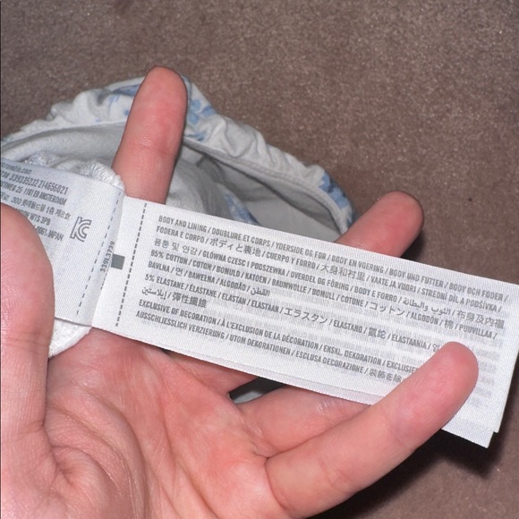 Hollister Floral Ruched Side Spaghetti Strap Tank Top - Picture 4 of 4